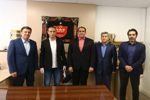 درخواست رسول‌پناه برای مناظره زنده با گل‌محمدی