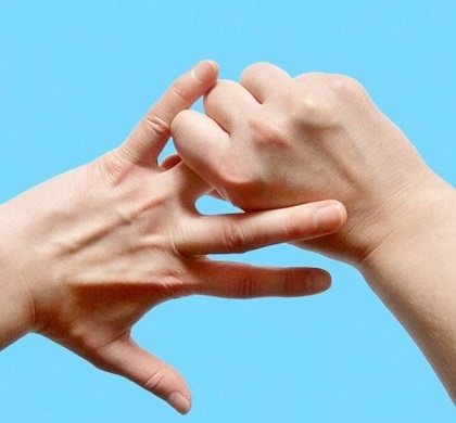 ماساژ دادن دست ها چه فوایدی برای بدن دارد؟