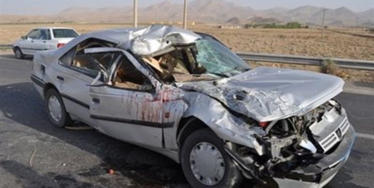 واژگونی پژو 405 با 2 کشته و 11 مجروح