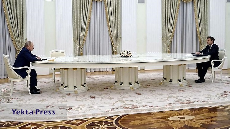 میز بزرگ پوتین برای ماکرون در کاخ کرملین