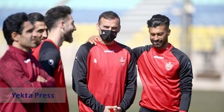 کارت بازی مدافع جدید پرسپولیس صادر شد کارت بازی مدافع جدید پرسپولیس صادر شد