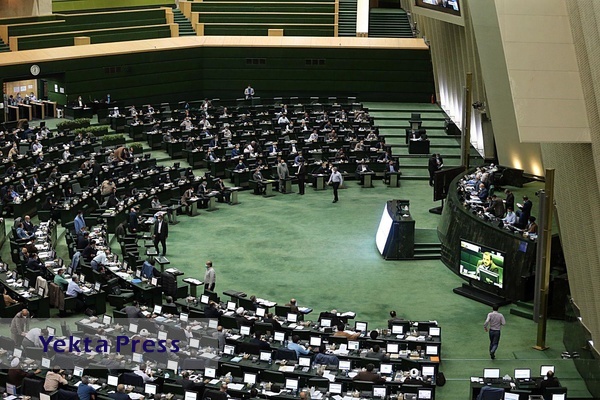 دولت مکلف به پرداخت بدهی خود از طریق واگذاری سهام شد