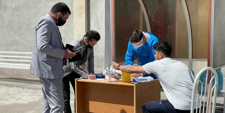 12 بازیکن فوتبال کرونا گرفتند