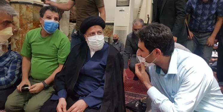 حضور رئیسی در جمع بازاریان