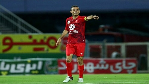 سیدجلال حسینی به بازی با تیم فوتبال گل گهر رسید پرسپولیس