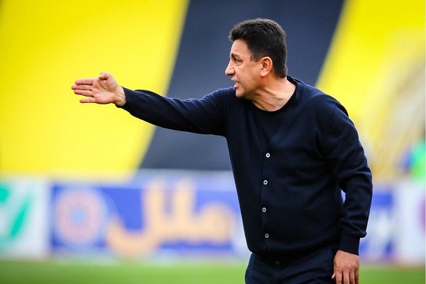 انتقاد شدید قلعه نویی از داور دیدار پرسپولیس - گل گهر پرسپولیس