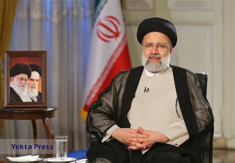 امضای اعتبارنامه آیت‌الله رئیسی