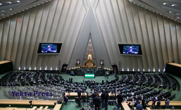 عملکرد روحانی در ستاد کرونا بررسی می‌شود