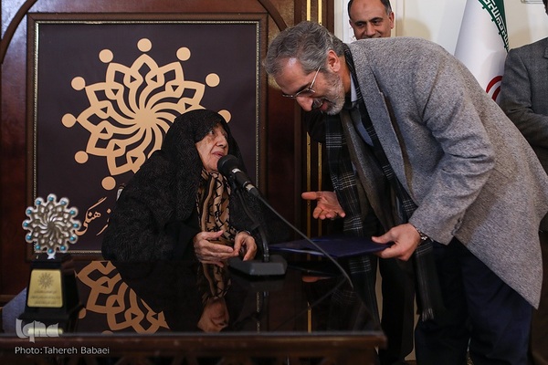  زینت السادات امامی 