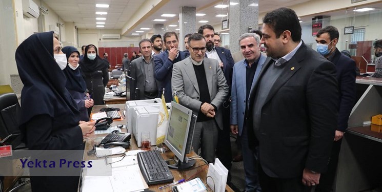 بازدید سرپرست بانک ملی ایران از صرافی ملی