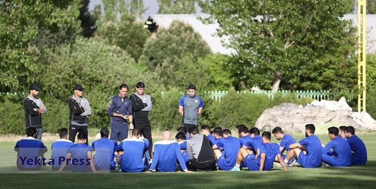 لژیونر فوتبال ایران میهمان مجیدی و شاگردانش/تمرین استقلال تعطیل شد