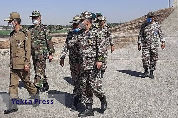 دشمن درصدد ضربه زدن، انشقاق و تجزیه ایران است