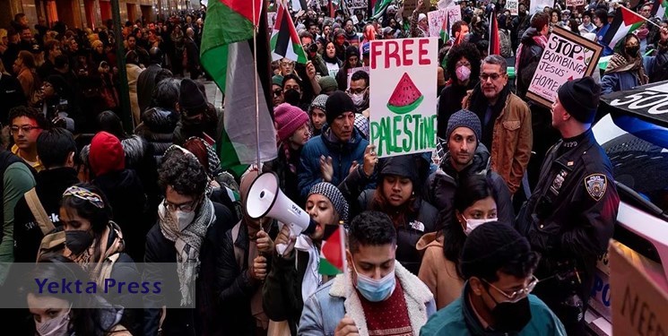 تجمع حامیان فلسطین در مقابل ساختمان تجارت جهانی آمریکا