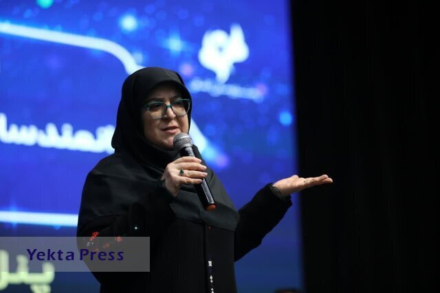 مرزهایی که خانواده دور دختر کشیده‌اند، موجب فقر زنانه می‌شود