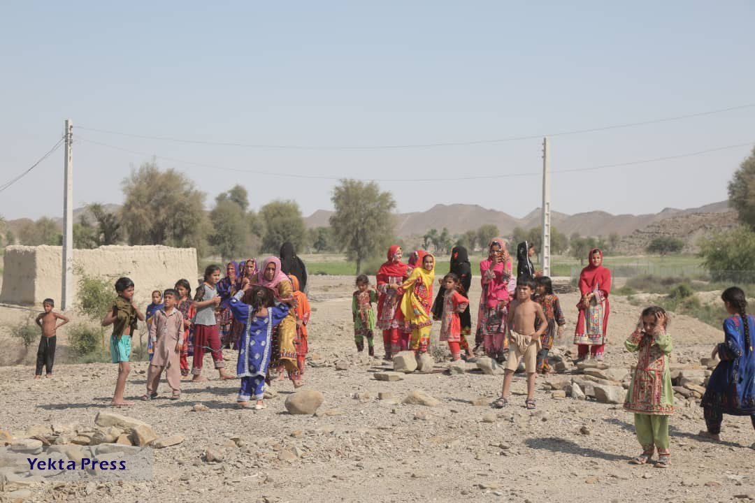 بسته های غذایی موسسه خیریه نیک گامان به سیل زدگان سیستان و بلوچستان رسید