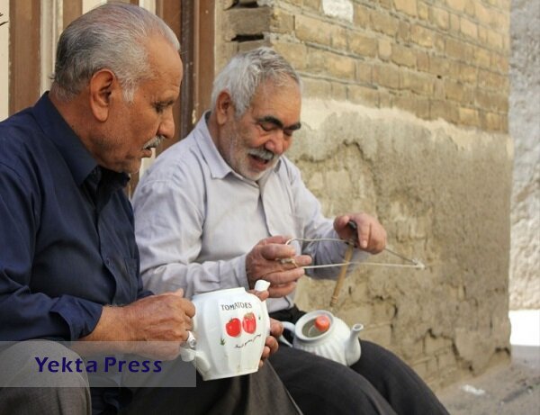 چینی‌بندزن! یه دل شکسته رو هم بند می‌زنی؟