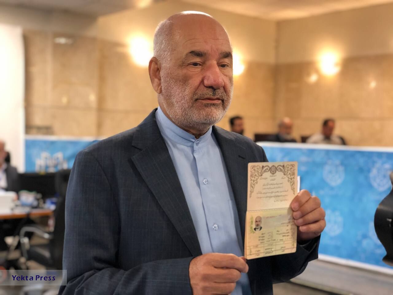حسن کامران دستجردی وارد در انتخابات ریاست جمهوری ثبت نام کرد