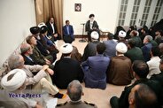 رهبر انقلاب: مدافعان حرم نجات دهنده ایران و منطقه هستند