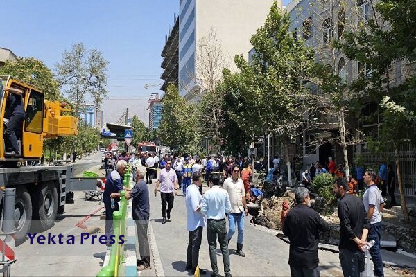 فرونشست زمین در میدان ونک حادثه آفرید